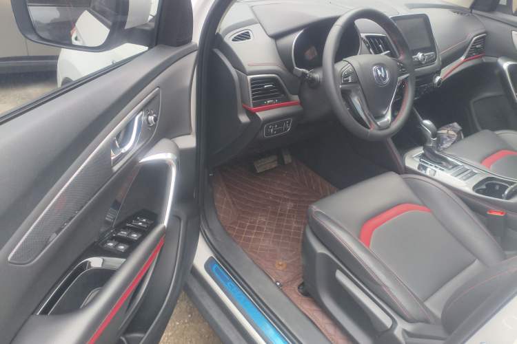 Used CHANGAN CS55 2019 1.5T Automatic Colorful Edition China VI Standard Driver Seat