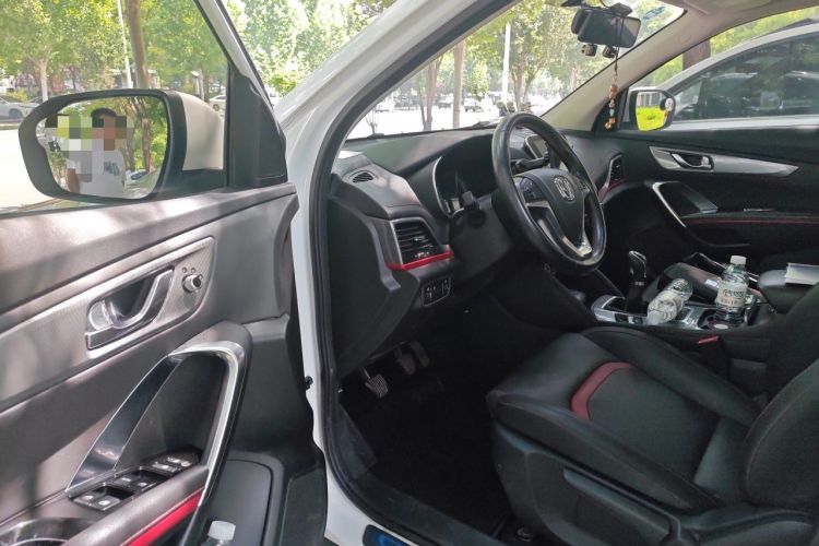 Used CHANGAN CS55 2019 1.5T Manual Colorful Model China VI Standard Driver Seat