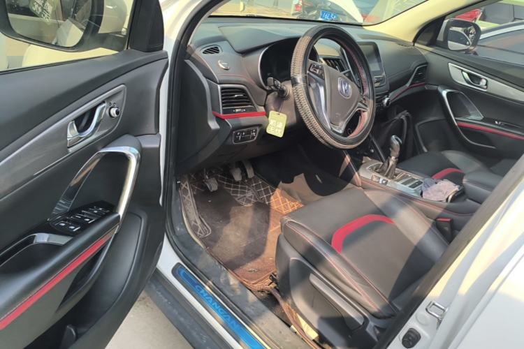 Used CHANGAN CS55 2019 1.5T Manual Colorful Model China VI Standard Driver Seat