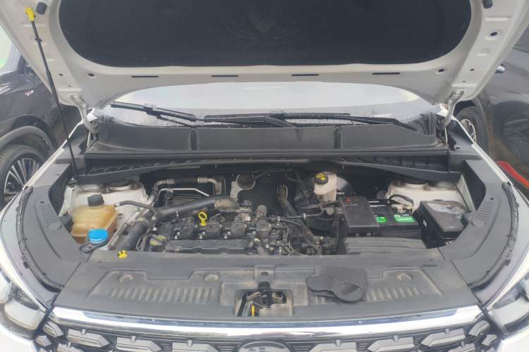 Used CHANGAN CS55 2019 1.5T Automatic Colorful Edition China VI Standard Engine Bay