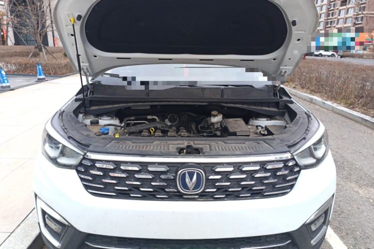 Used CHANGAN CS55 2019 1.5T Manual Colorful Model China VI Standard Engine Bay