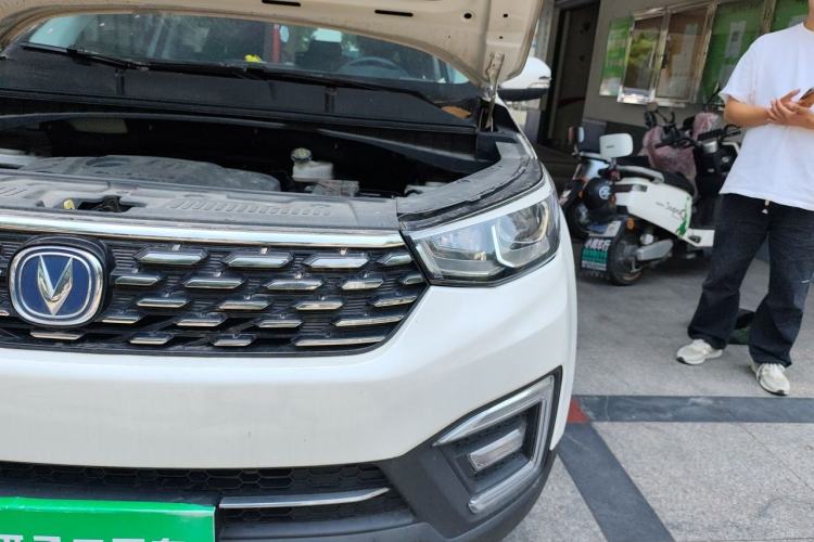 Used CHANGAN CS55 2019 1.5T Automatic Colorful Edition China VI Standard Engine Bay Left