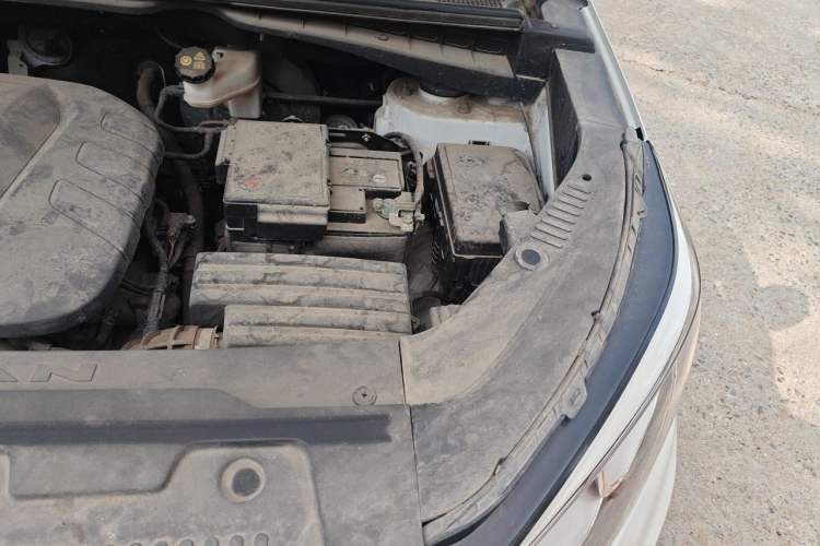 Used CHANGAN CS55 2019 1.5T Manual Colorful Model China VI Standard Engine Bay Left