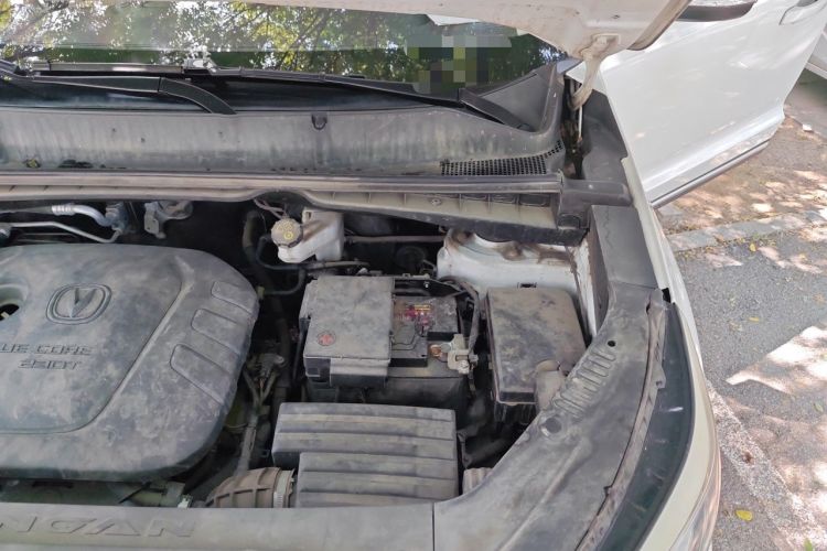 Used CHANGAN CS55 2019 1.5T Manual Colorful Model China VI Standard Engine Bay Left