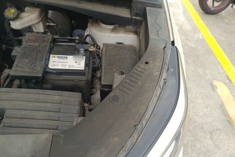Used CHANGAN CS55 2019 1.5T Automatic Colorful Edition China VI Standard Engine Bay Left