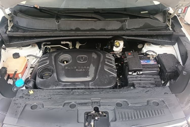 Used CHANGAN CS55 2019 1.5T Automatic Colorful Edition China VI Standard Engine Bay