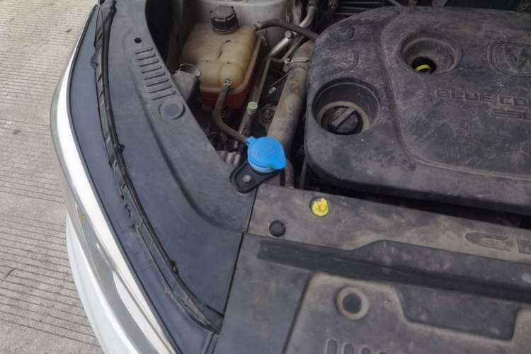 Used CHANGAN CS55 2019 1.5T Automatic Colorful Edition China VI Standard Engine Bay Right