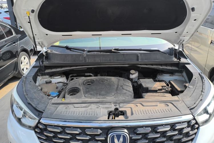 Used CHANGAN CS55 2019 1.5T Manual Colorful Model China VI Standard Engine Bay