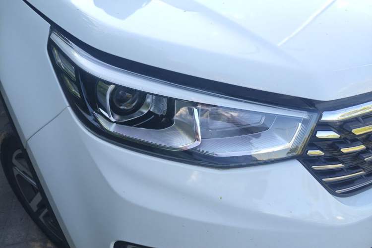 Used CHANGAN CS55 2019 1.5T Manual Colorful Model China VI Standard Exterior 1