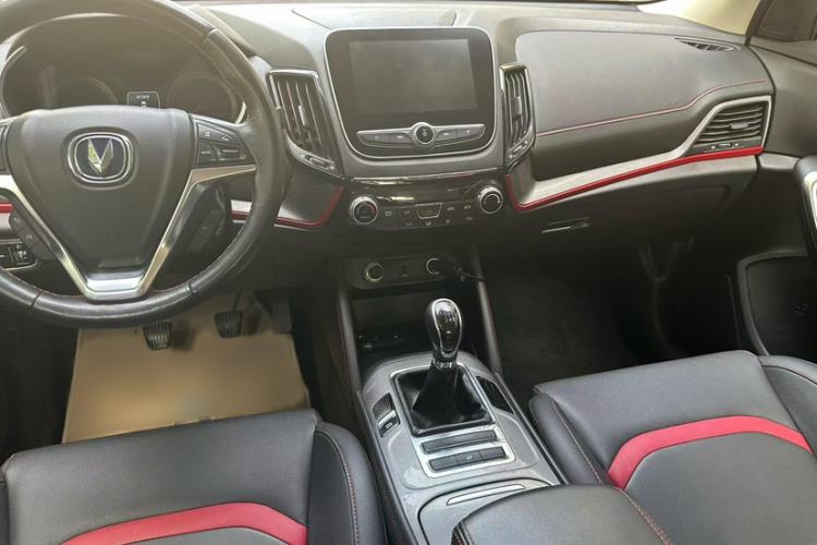 Used CHANGAN CS55 2019 1.5T Manual Colorful Model China VI Standard Exterior 4