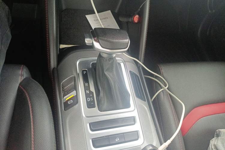 Used CHANGAN CS55 2019 1.5T Automatic Xuan Dong Model China VI Standard Gear Lever