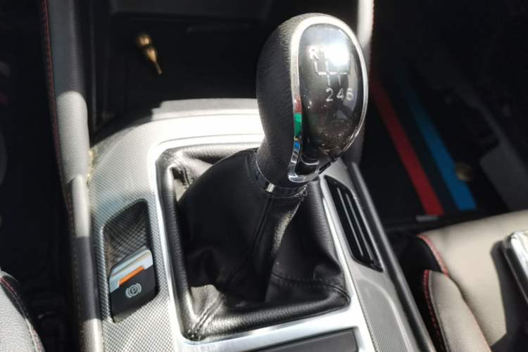 Used CHANGAN CS55 2019 1.5T Manual Colorful Model China VI Standard Gear Lever