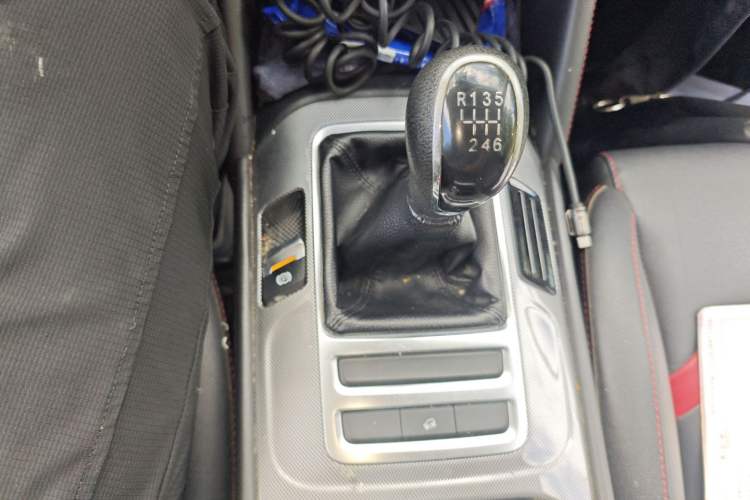 Used CHANGAN CS55 2019 1.5T Manual Colorful Model China VI Standard Gear Lever
