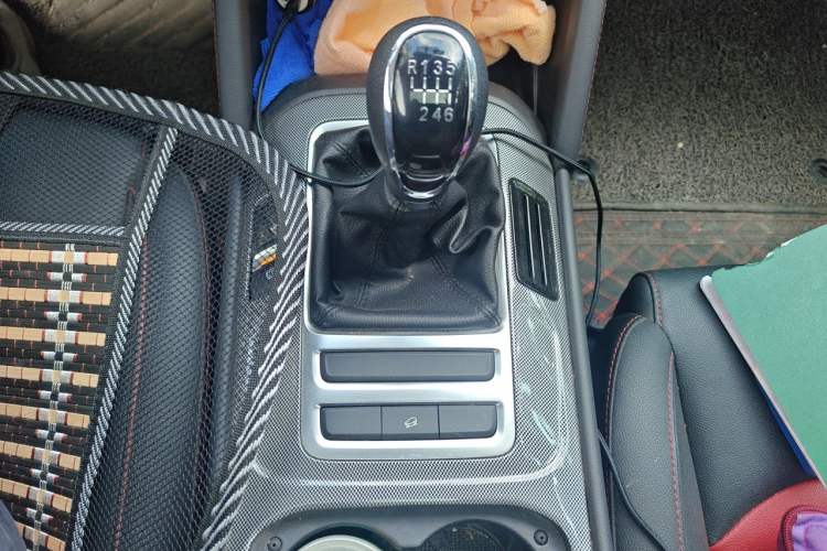 Used CHANGAN CS55 2019 1.5T Manual Colorful Model China VI Standard Gear Lever