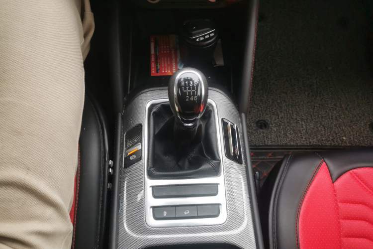 Used CHANGAN CS55 2019 1.5T Manual Xuan Dong Model China VI Standard Gear Lever