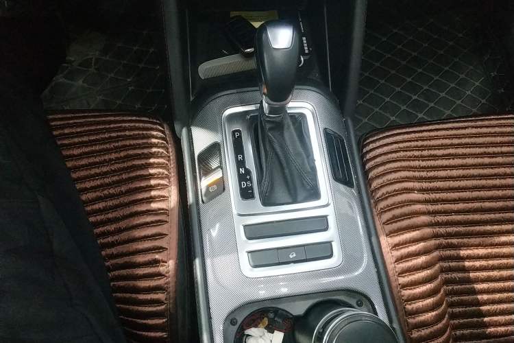 Used CHANGAN CS55 2019 1.5T Automatic Colorful Edition China VI Standard Gear Lever