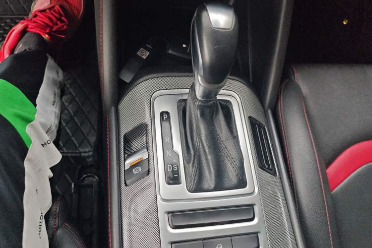 Used CHANGAN CS55 2019 1.5T Automatic Xuan Dong Model China VI Standard Gear Lever