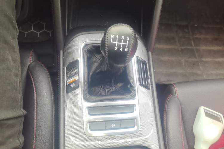 Used CHANGAN CS55 2019 1.5T Manual Colorful Model China VI Standard Gear Lever