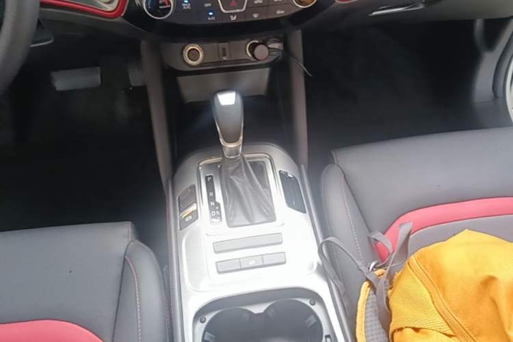 Used CHANGAN CS55 2019 1.5T Automatic Colorful Edition China VI Standard Gear Lever