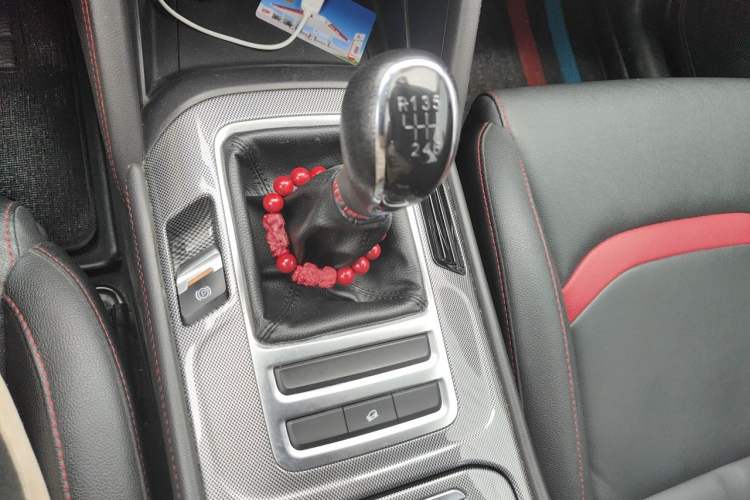 Used CHANGAN CS55 2019 1.5T Manual Colorful Model China VI Standard Gear Lever