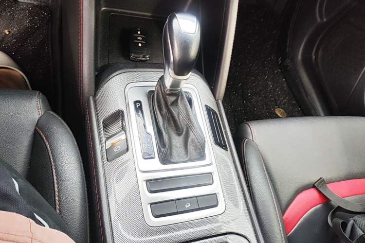 Used CHANGAN CS55 2019 1.5T Automatic Colorful Edition China VI Standard Gear Lever