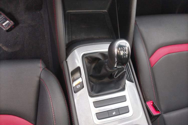 Used CHANGAN CS55 2019 1.5T Manual Colorful Model China VI Standard Gear Lever