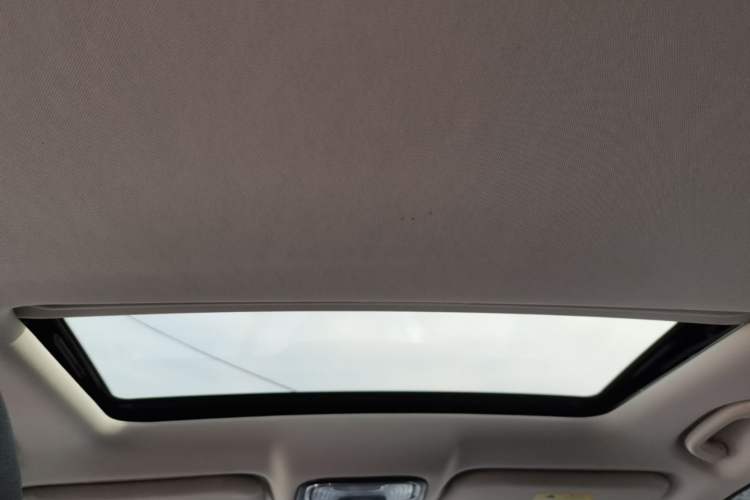 Used CHANGAN CS55 2019 1.5T Manual Colorful Model China VI Standard Headliner