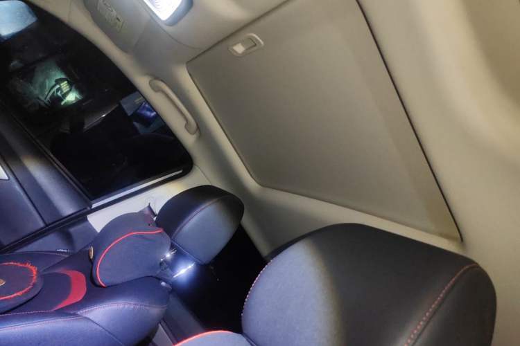 Used CHANGAN CS55 2019 1.5T Automatic Colorful Edition China VI Standard Headliner