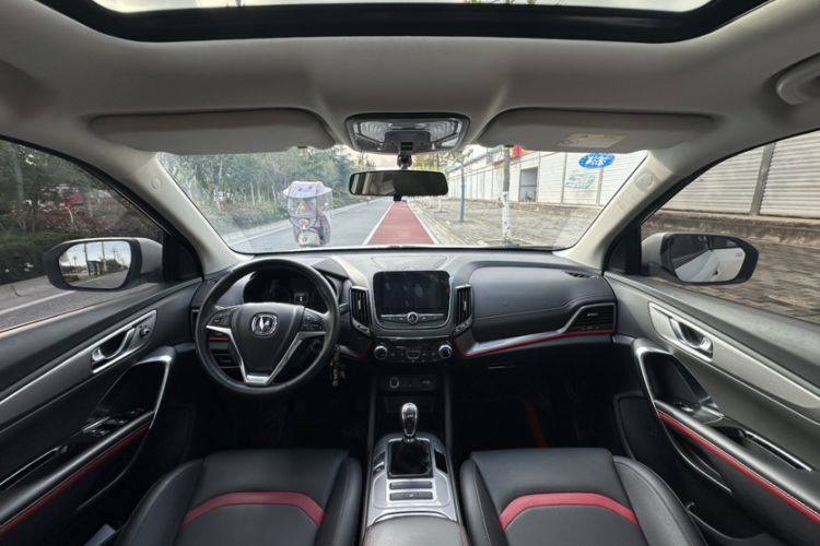 Used CHANGAN CS55 2019 1.5T Manual Colorful Model China VI Standard Interior 1