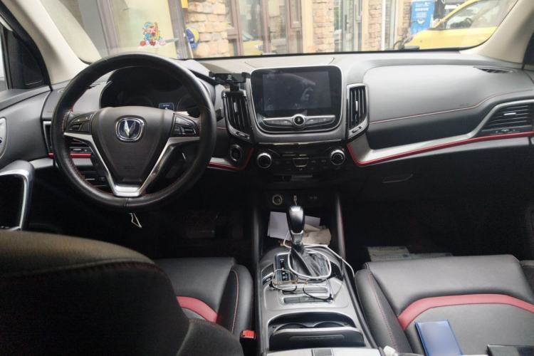 Used CHANGAN CS55 2019 1.5T Automatic Colorful Edition China VI Standard Interior 2