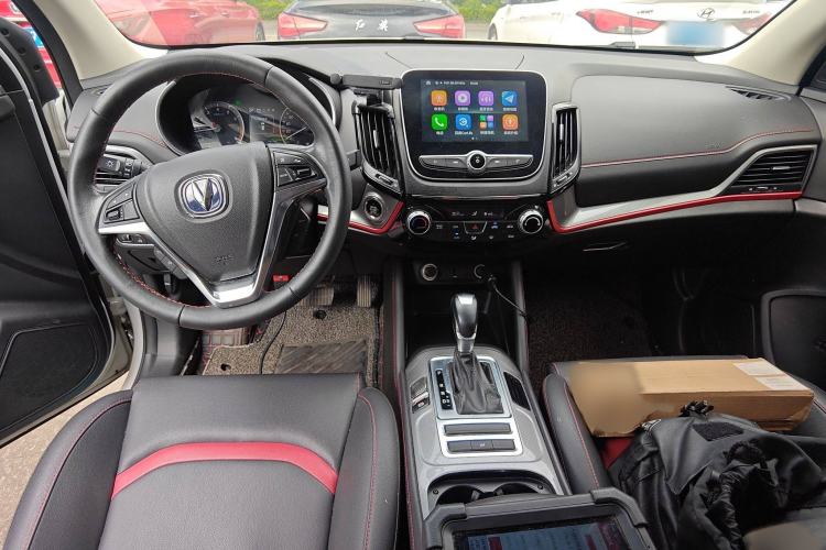 Used CHANGAN CS55 2019 1.5T Automatic Colorful Edition China VI Standard Interior 2