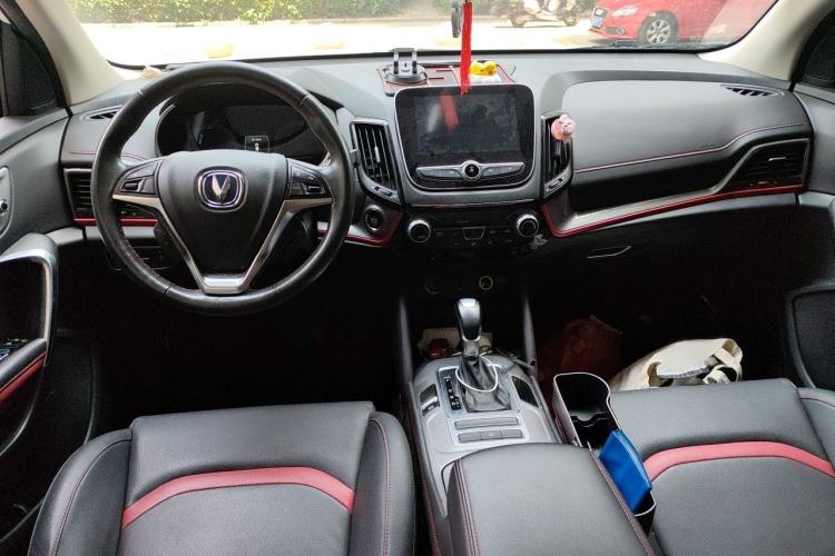 Used CHANGAN CS55 2019 1.5T Automatic Colorful Edition China VI Standard Interior 2