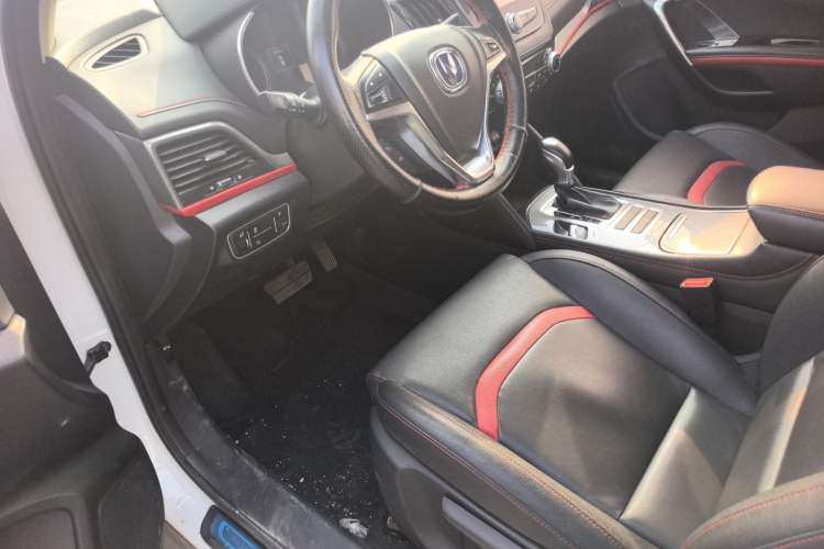 Used CHANGAN CS55 2019 1.5T Automatic Colorful Edition China VI Standard Interior 2
