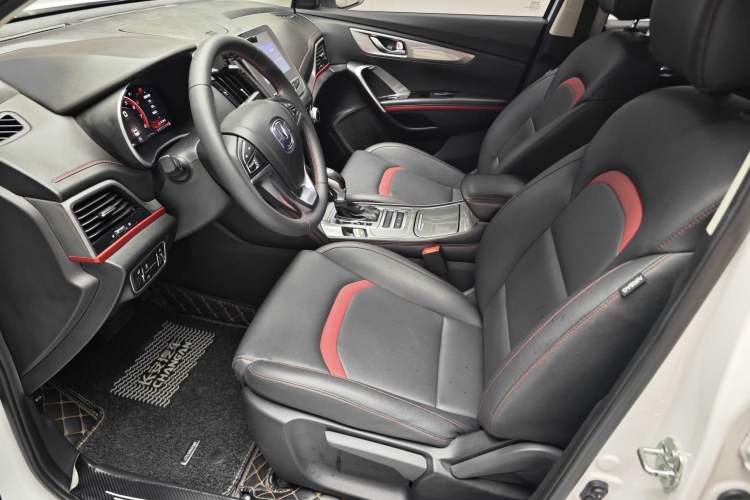 Used CHANGAN CS55 2019 1.5T Automatic Colorful Edition China VI Standard Interior 2