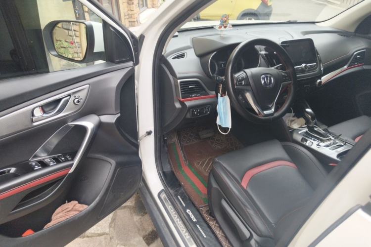 Used CHANGAN CS55 2019 1.5T Automatic Colorful Edition China VI Standard Interior 3
