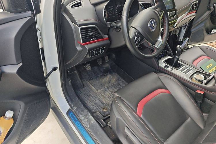 Used CHANGAN CS55 2019 1.5T Manual Colorful Model China VI Standard Interior 3