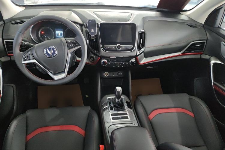 Used CHANGAN CS55 2019 1.5T Automatic Colorful Edition China VI Standard Interior 3