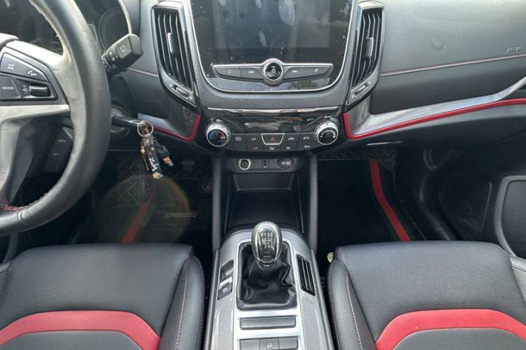 Used CHANGAN CS55 2019 1.5T Manual Colorful Model China VI Standard Interior 3