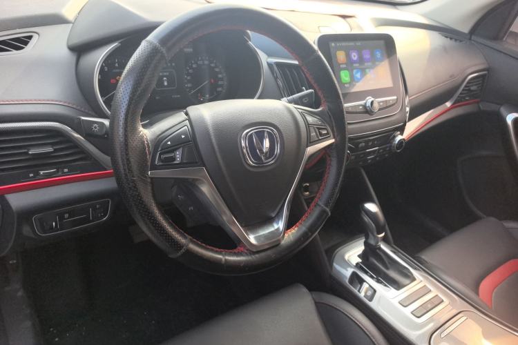 Used CHANGAN CS55 2019 1.5T Automatic Colorful Edition China VI Standard Interior 3