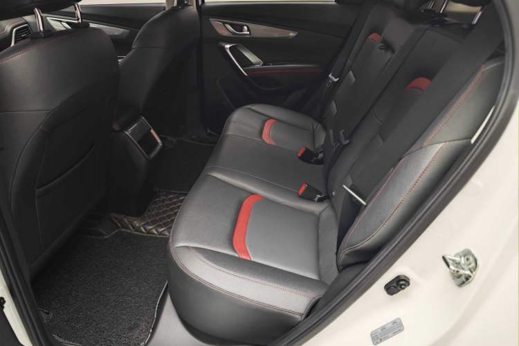 Used CHANGAN CS55 2019 1.5T Automatic Colorful Edition China VI Standard Interior 3