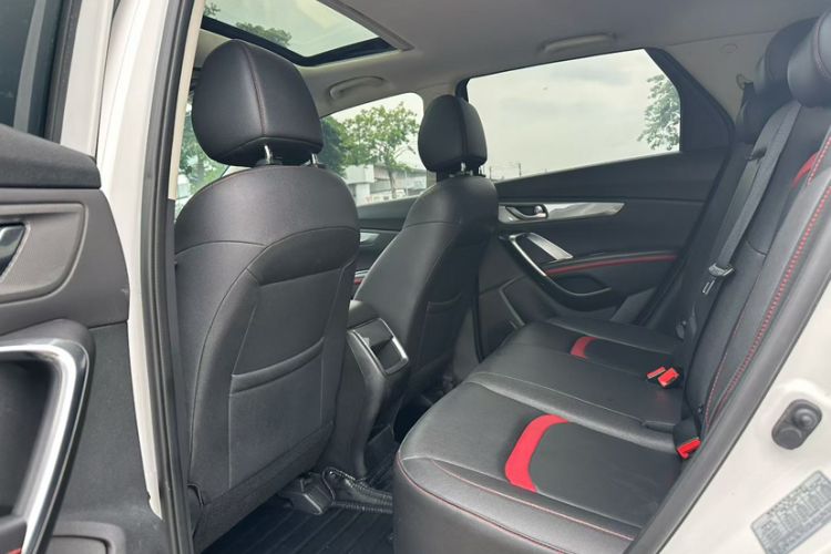 Used CHANGAN CS55 2019 1.5T Automatic Colorful Edition China VI Standard Interior 3