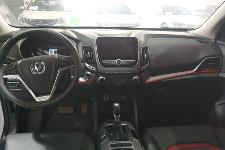 Used CHANGAN CS55 2019 1.5T Automatic Colorful Edition China VI Standard Interior 3