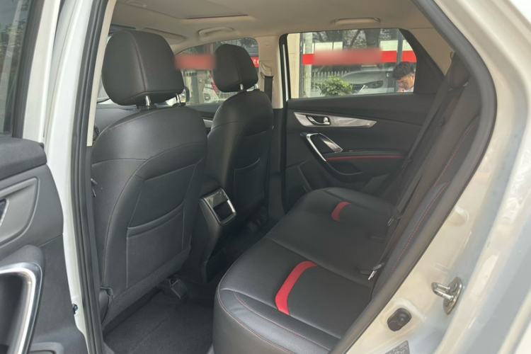 Used CHANGAN CS55 2019 1.5T Manual Colorful Model China VI Standard Interior 4