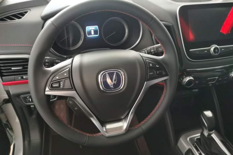 Used CHANGAN CS55 2019 1.5T Automatic Colorful Edition China VI Standard Interior 5