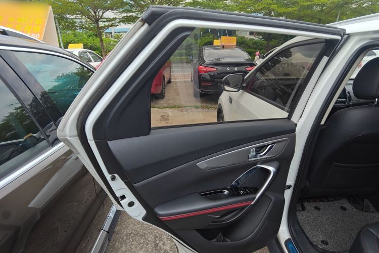 Used CHANGAN CS55 2019 1.5T Automatic Colorful Edition China VI Standard Interior 8