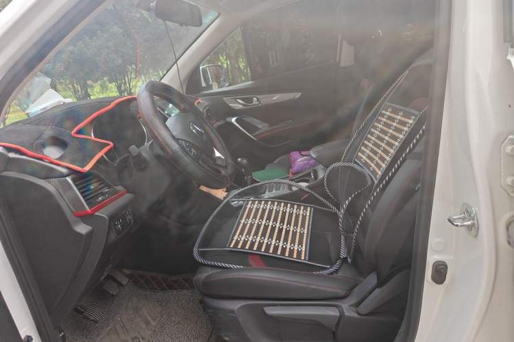 Used CHANGAN CS55 2019 1.5T Manual Colorful Model China VI Standard Left Front Seat