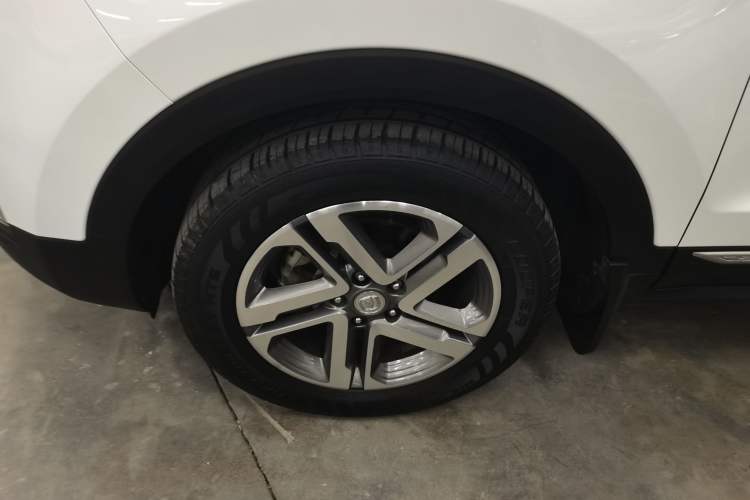 Used CHANGAN CS55 2019 1.5T Automatic Colorful Edition China VI Standard Left Front Wheel Hub