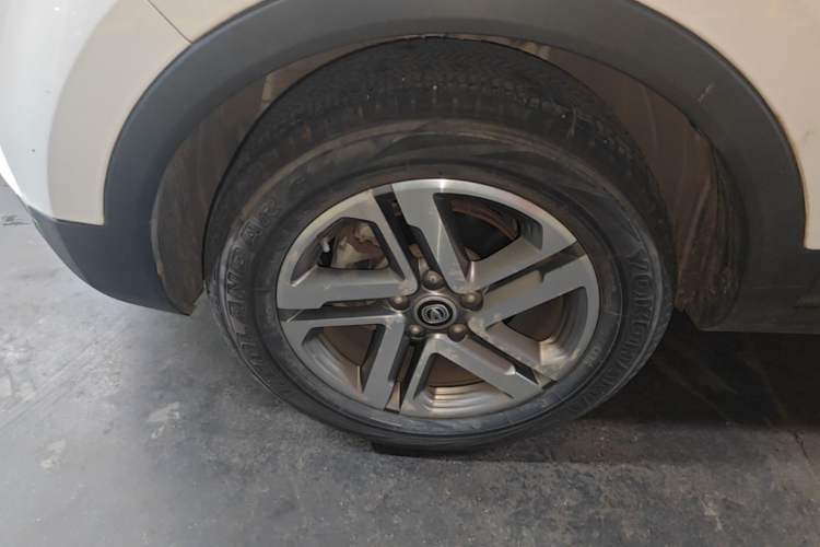 Used CHANGAN CS55 2019 1.5T Manual Colorful Model China VI Standard Left Front Wheel Hub
