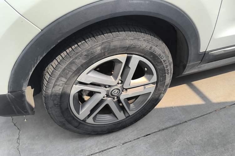 Used CHANGAN CS55 2019 1.5T Manual Colorful Model China VI Standard Left Front Wheel Hub