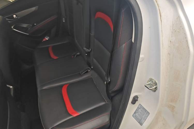 Used CHANGAN CS55 2019 1.5T Automatic Colorful Edition China VI Standard Left Rear Seat